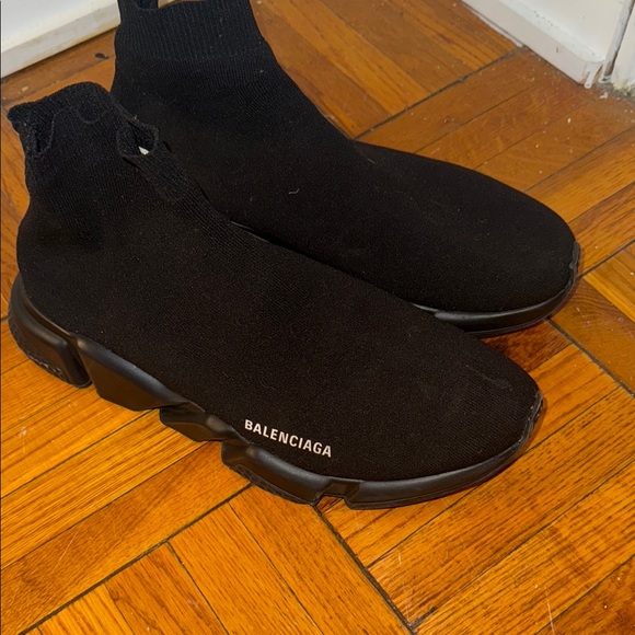 Balenciaga Black Minimalist Sneakers - Picture 1 of 2